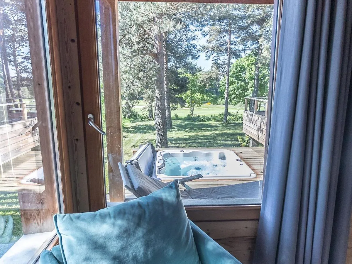 Luxe Et Detente : Lodge Avec Spa Privatif Et Acces Piscine, Golf, Et Aire De Jeux. - Fr-1-582-39 Le Chambon-sur-Lignon Casa de Férias